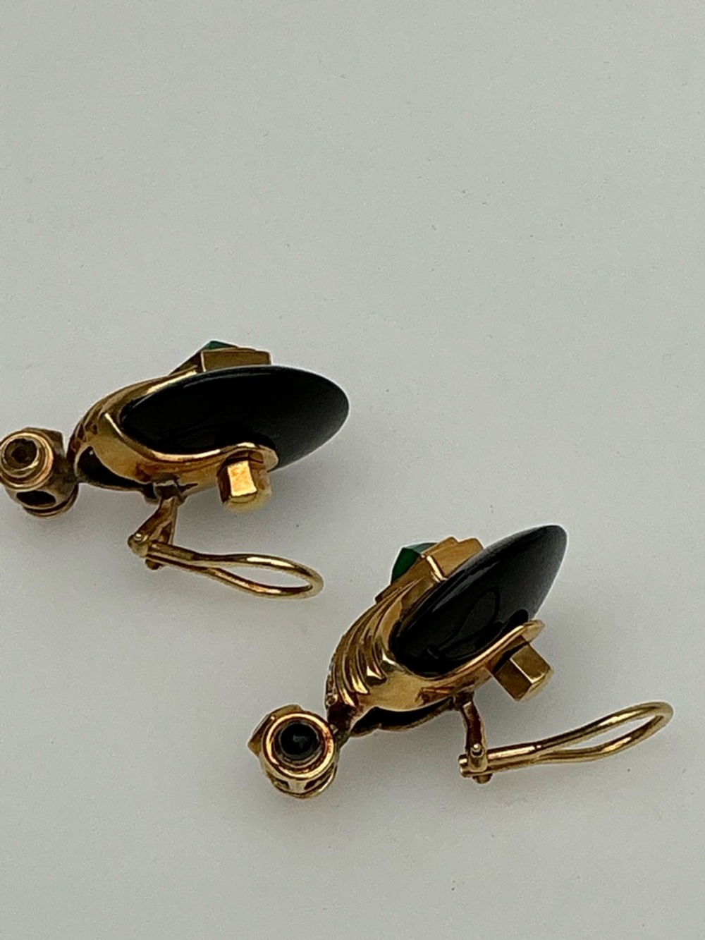 Vintage Style Black Cabochon Gold Tone Clip Earrings Rhinestone Statement - Picture 4 of 7